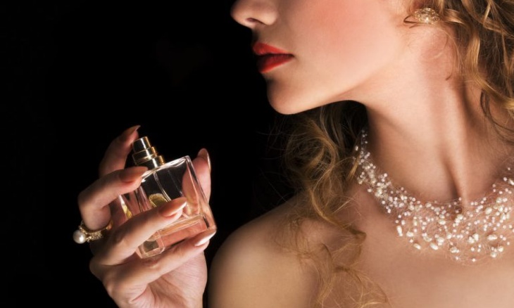 Sophisticated rich-fragrance perfumes for women